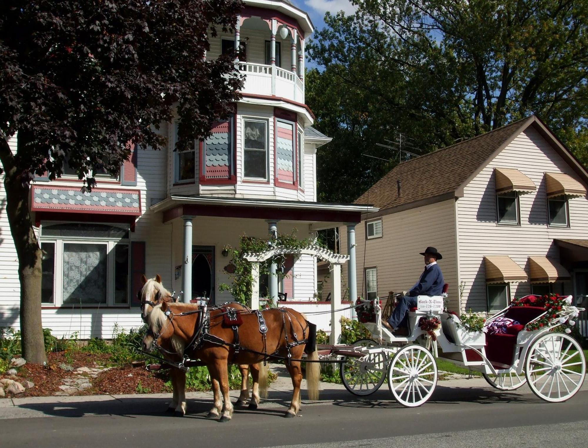 Bondy House Bed & Breakfast Amherstburg Экстерьер фото