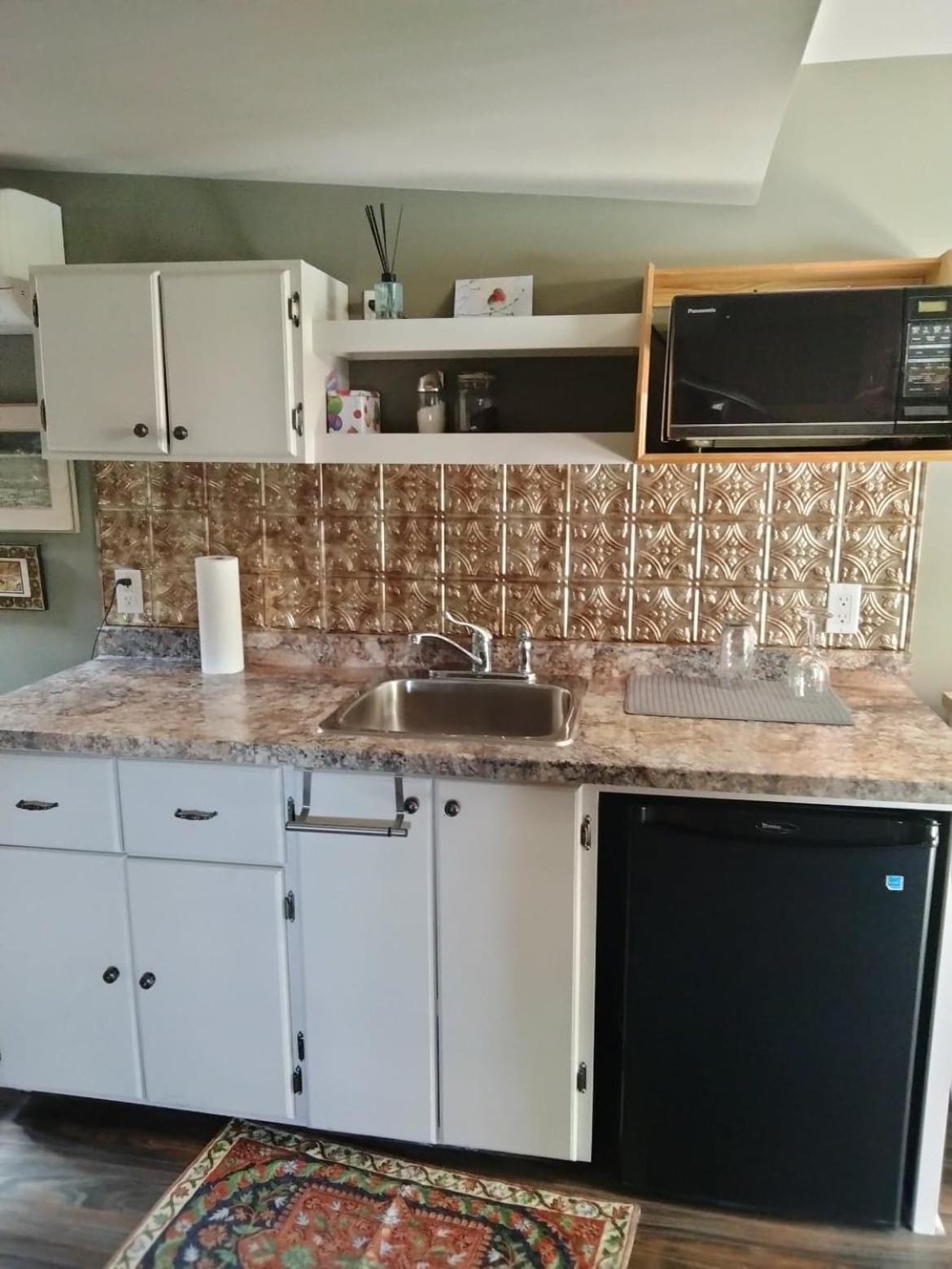 Bondy House Bed & Breakfast Amherstburg Экстерьер фото
