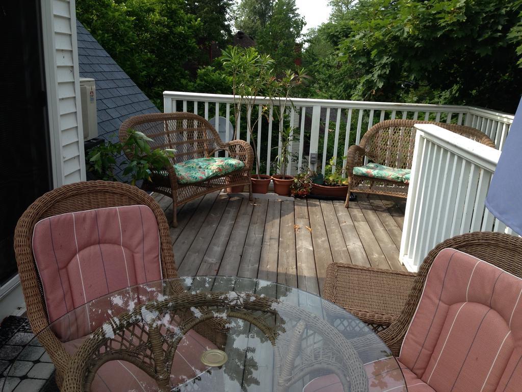 Bondy House Bed & Breakfast Amherstburg Экстерьер фото