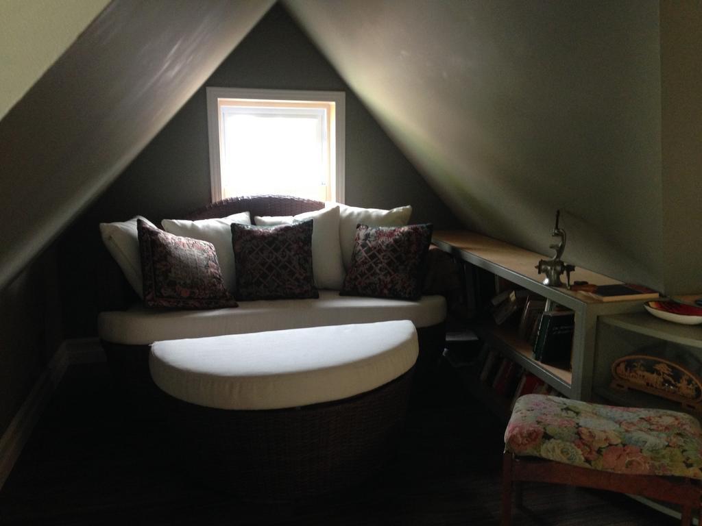 Bondy House Bed & Breakfast Amherstburg Экстерьер фото