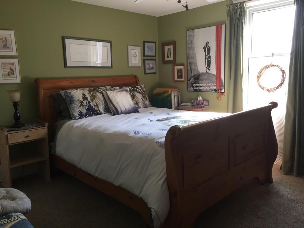 Bondy House Bed & Breakfast Amherstburg Экстерьер фото
