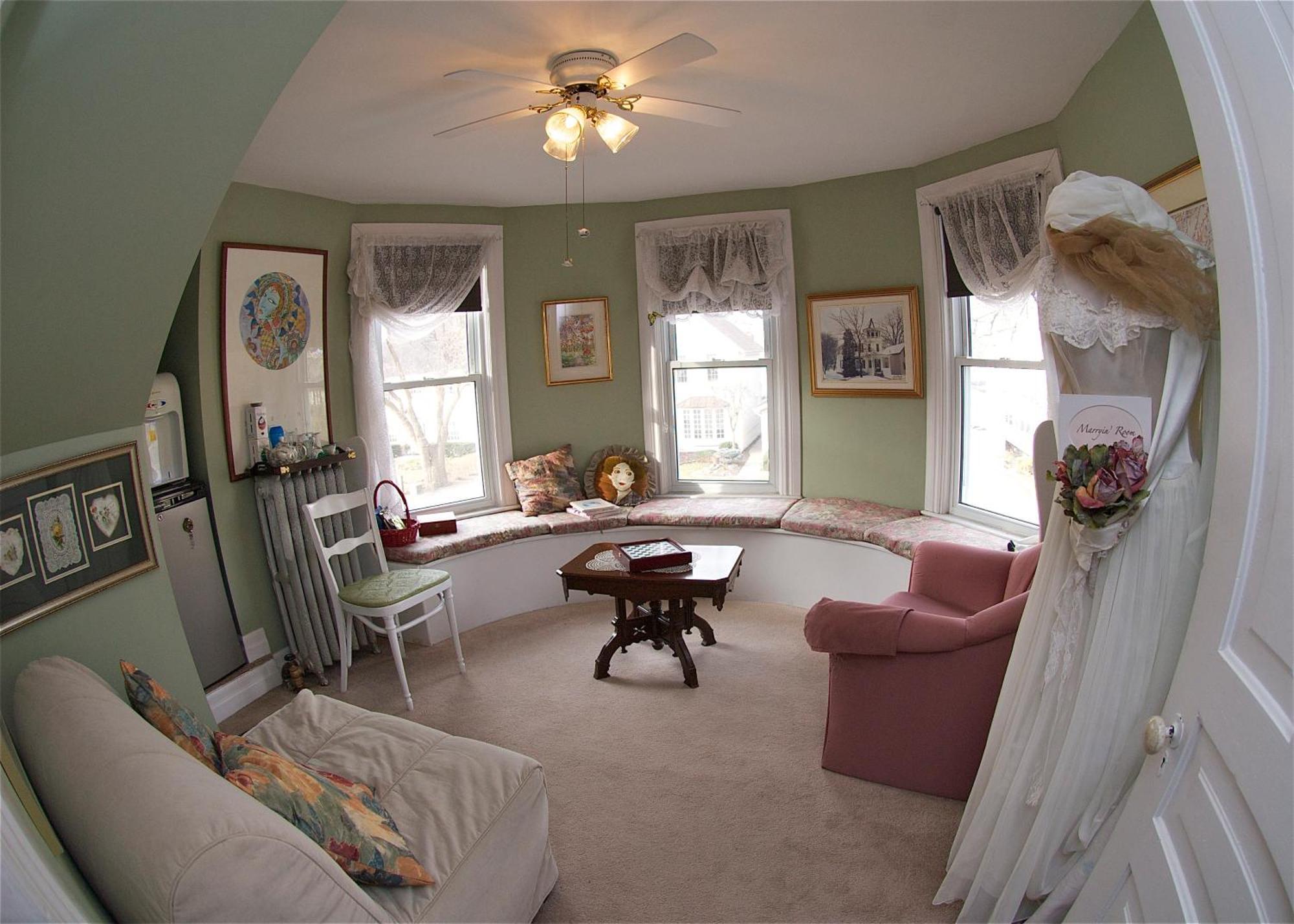Bondy House Bed & Breakfast Amherstburg Экстерьер фото
