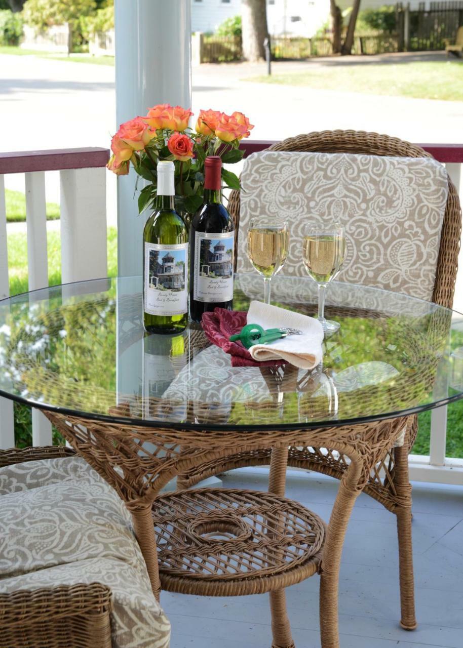 Bondy House Bed & Breakfast Amherstburg Экстерьер фото